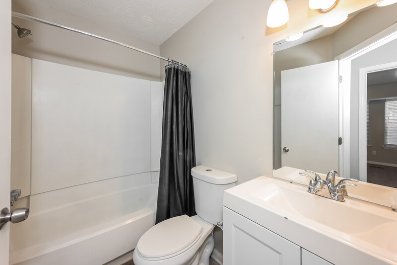 1,685/Mo, 5178 Scarbrough Ln Stone Mountain, GA 30088 Bathroom View