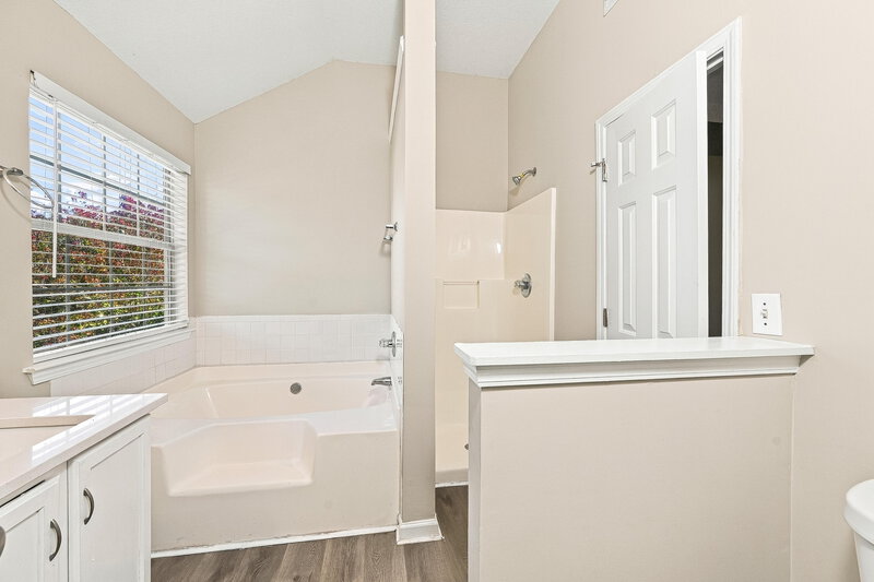 2,160/Mo, 7537 Edenberry Way Lithonia, GA 30058 Primary Bathroom View