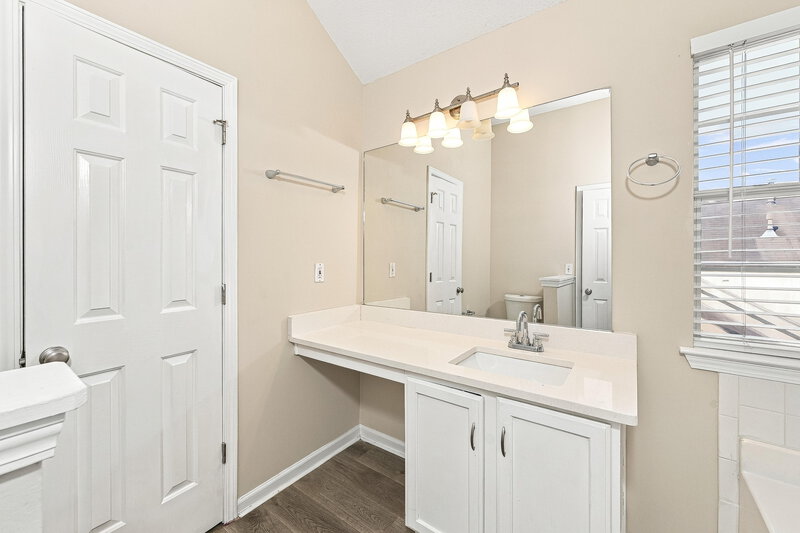 2,160/Mo, 7537 Edenberry Way Lithonia, GA 30058 Primary Bathroom View 2