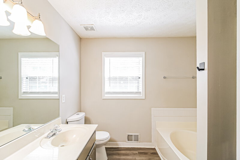 2,080/Mo, 709 Miami Ct McDonough, GA 30252 Main Bathroom View