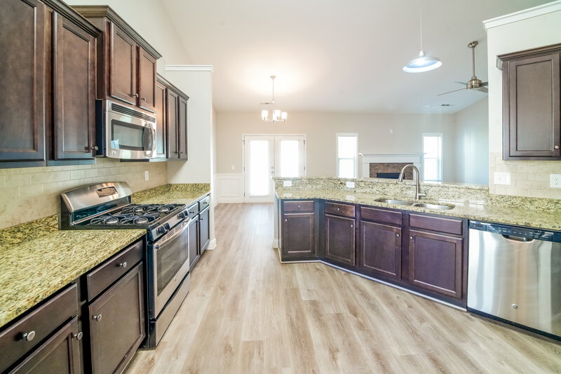 2,660/Mo, 242 Summergate Ln Villa Rica, GA 30180 Kitchen View