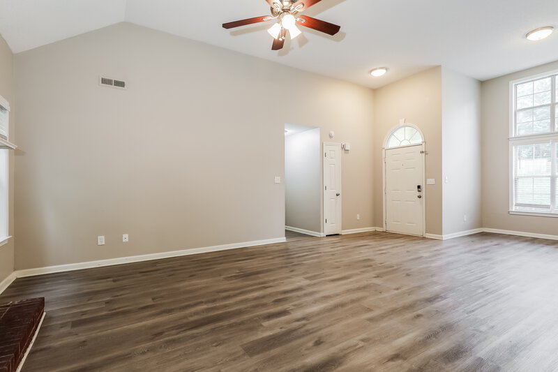 2,520/Mo, 10990 Knotty Pine Pl Hampton, GA 30228 Living Room View