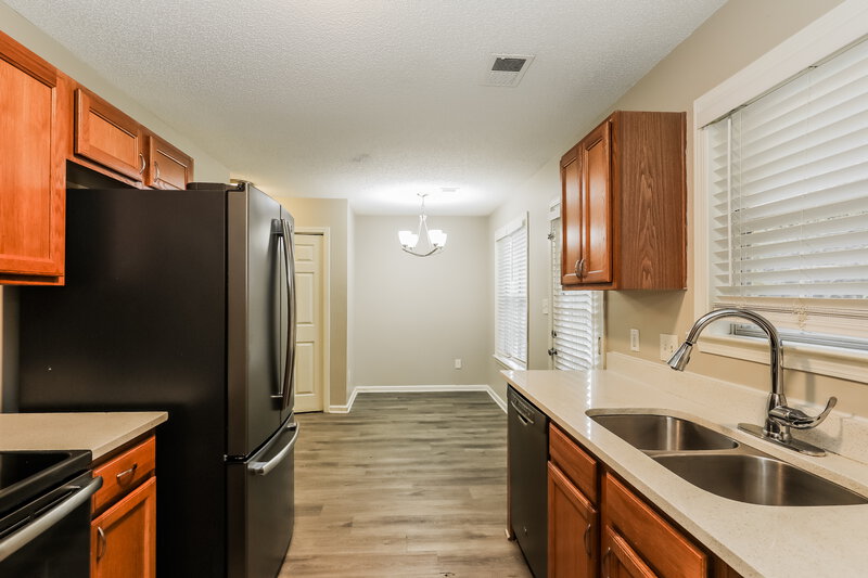 2,520/Mo, 10990 Knotty Pine Pl Hampton, GA 30228 Kitchen View