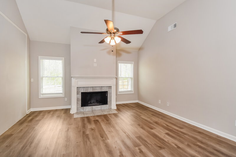 2,395/Mo, 5130 Villas Terrace Stone Mountain, GA 30088 Living Room View 2