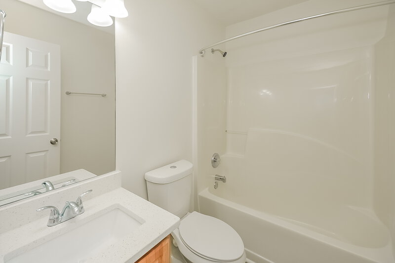 1,805/Mo, 11138 Silver Aspen Ct Hampton, GA 30228 Bathroom View