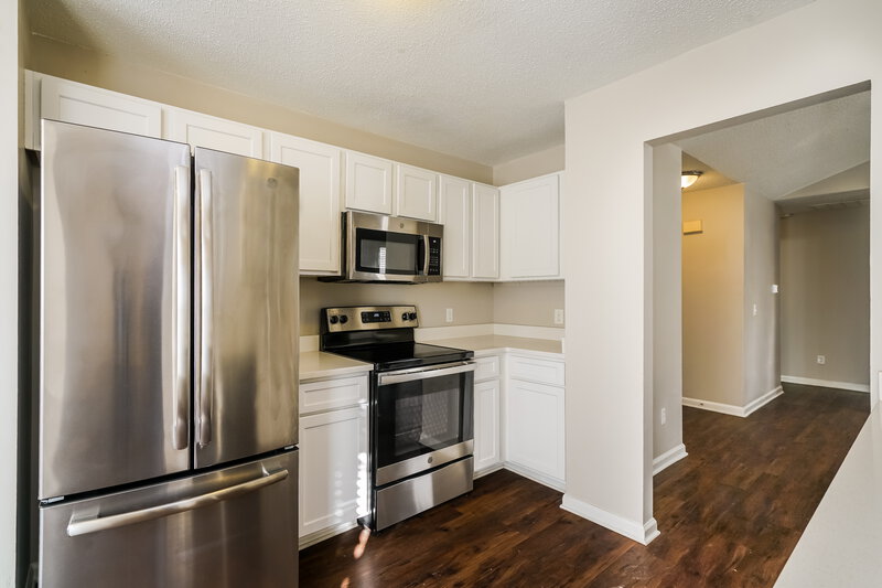 1,990/Mo, 3493 Baroney Ln SW Marietta, GA 30008 Kitchen View 2