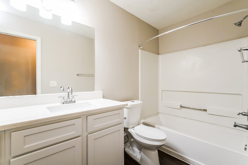 1,990/Mo, 3493 Baroney Ln SW Marietta, GA 30008 Bathroom View