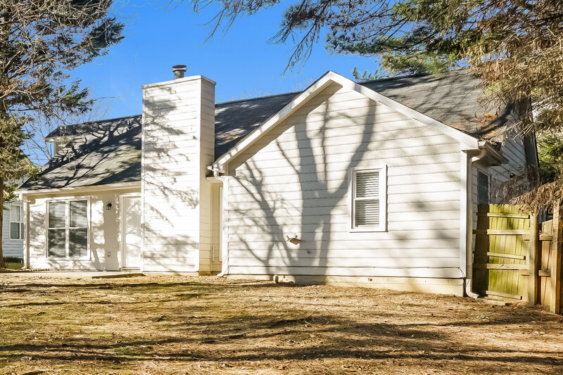 1,990/Mo, 3493 Baroney Ln SW Marietta, GA 30008 Rear View 2