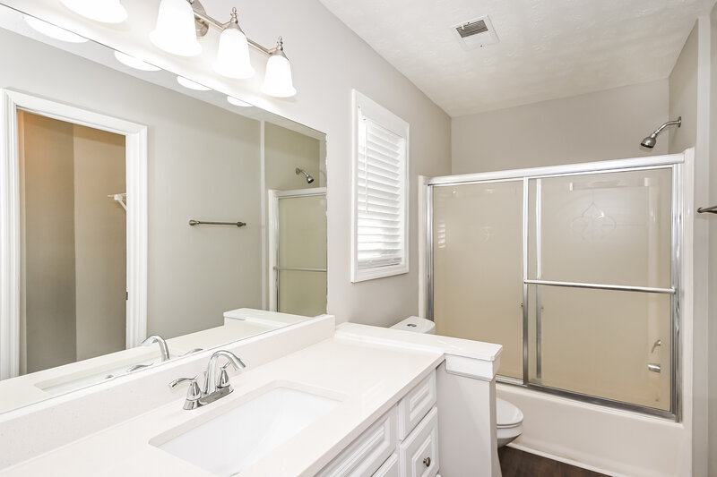 2,105/Mo, 3758 Stillwood Ct Marietta, GA 30066 Main Bathroom View