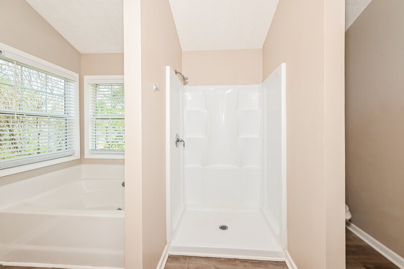 2,555/Mo, 1212 Shade Ct Lawrenceville, GA 30044 Main Bathroom View 2