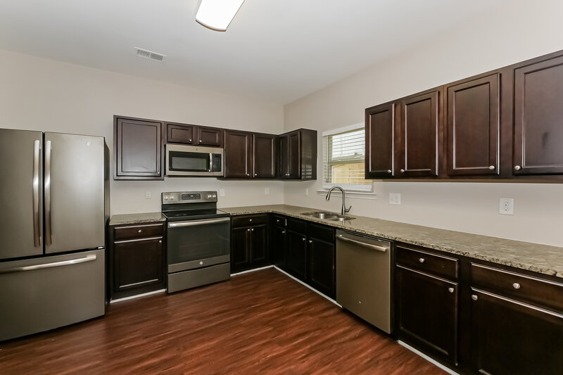 1,740/Mo, 340 Rankin Cir McDonough, GA 30253 Kitchen View
