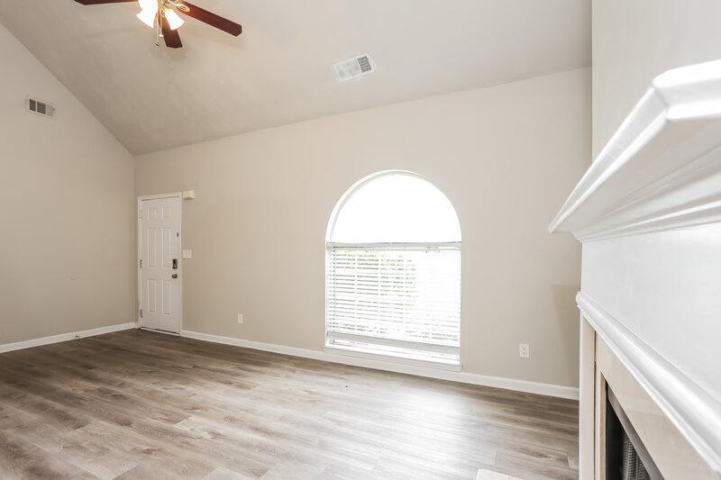 2,940/Mo, 5660 Blackberry Row Ellenwood, GA 30294 Living Room View 2