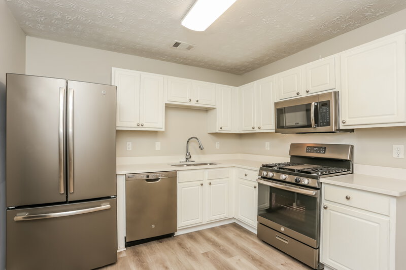 2,940/Mo, 5660 Blackberry Row Ellenwood, GA 30294 Kitchen View