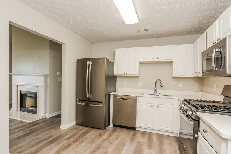 2,940/Mo, 5660 Blackberry Row Ellenwood, GA 30294 Kitchen View 3