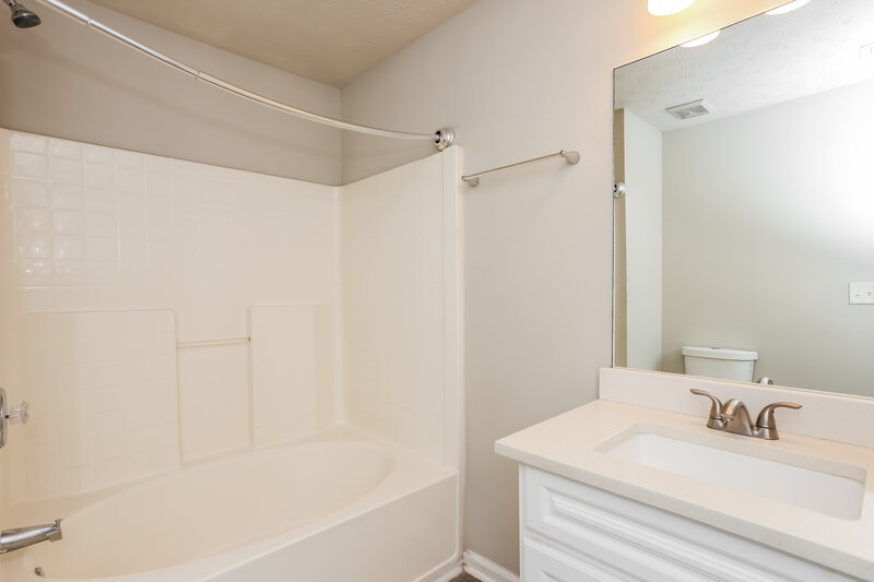 2,940/Mo, 5660 Blackberry Row Ellenwood, GA 30294 Main Bathroom View