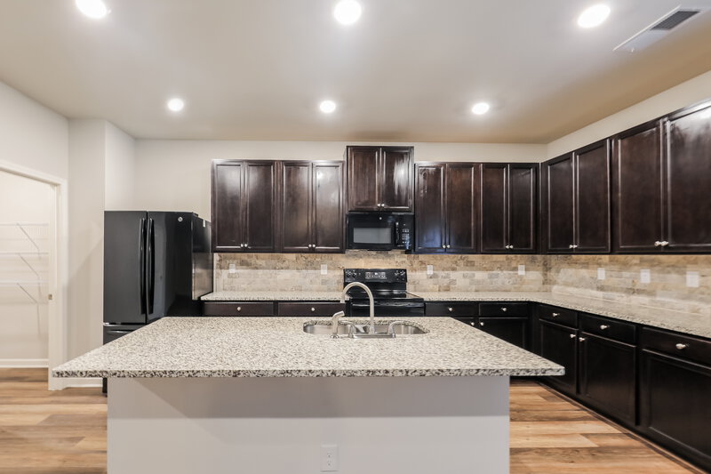 3,250/Mo, 12222 Shelby Ct Hampton, GA 30228 Kitchen View