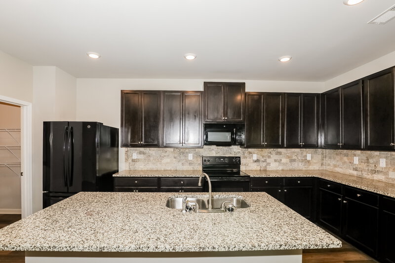 2,315/Mo, 12222 Shelby Ct Hampton, GA 30228 Kitchen View