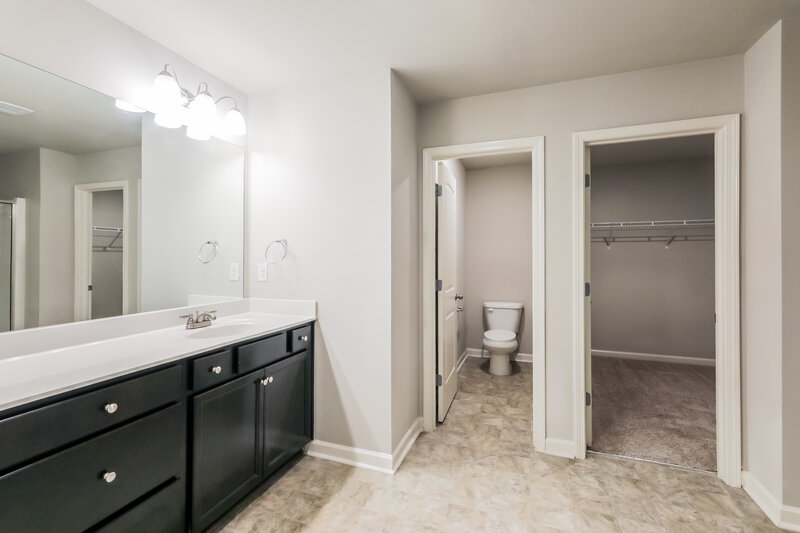 3,250/Mo, 12222 Shelby Ct Hampton, GA 30228 Main Bathroom View