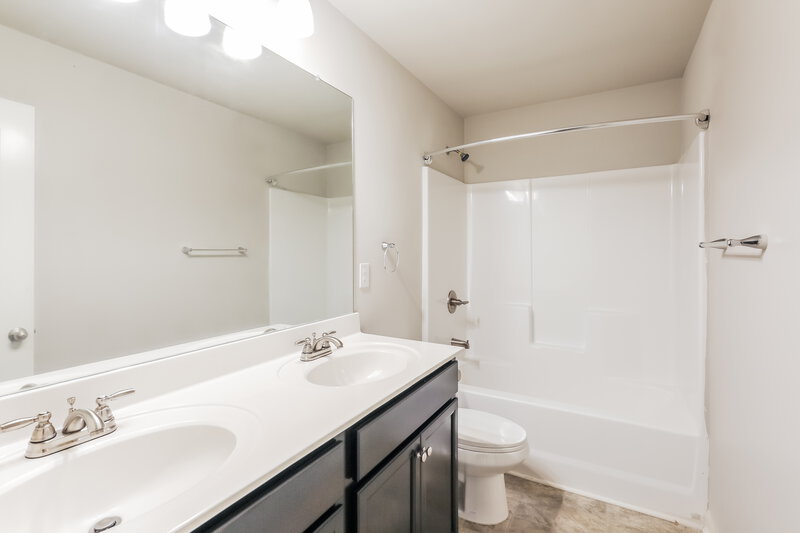 3,250/Mo, 12222 Shelby Ct Hampton, GA 30228 Bathroom View