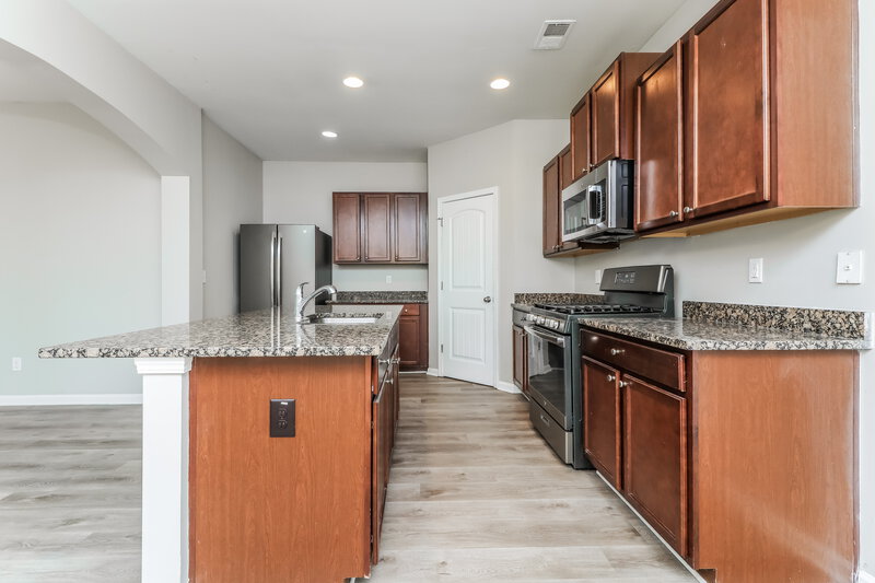 2,270/Mo, 1817 Crandon Ct McDonough, GA 30253 Kitchen View 2