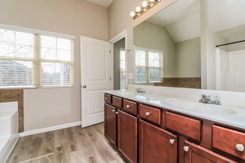 2,270/Mo, 1817 Crandon Ct McDonough, GA 30253 Main Bathroom View