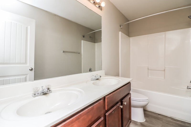 2,270/Mo, 1817 Crandon Ct McDonough, GA 30253 Bathroom View
