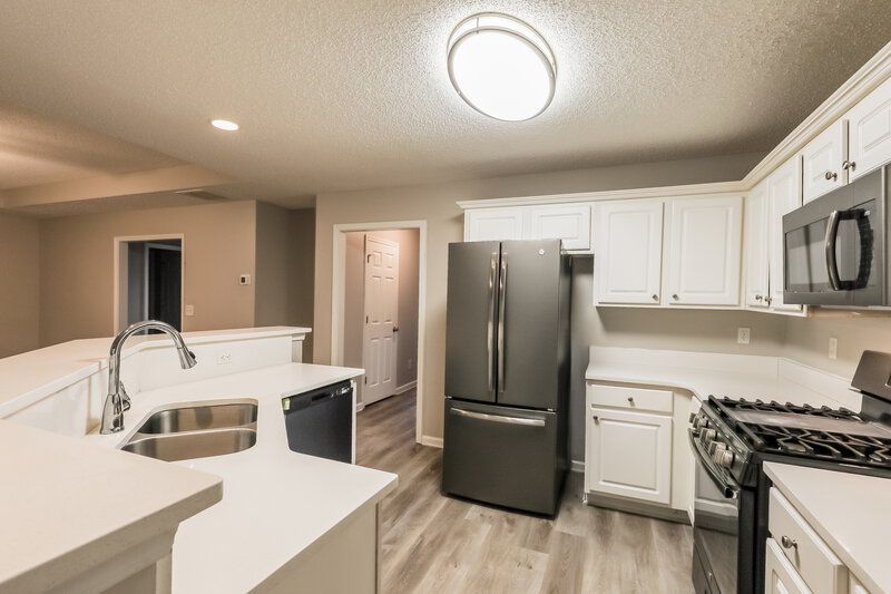 1,830/Mo, 173 Revolutionary Dr Hampton, GA 30228 Kitchen View