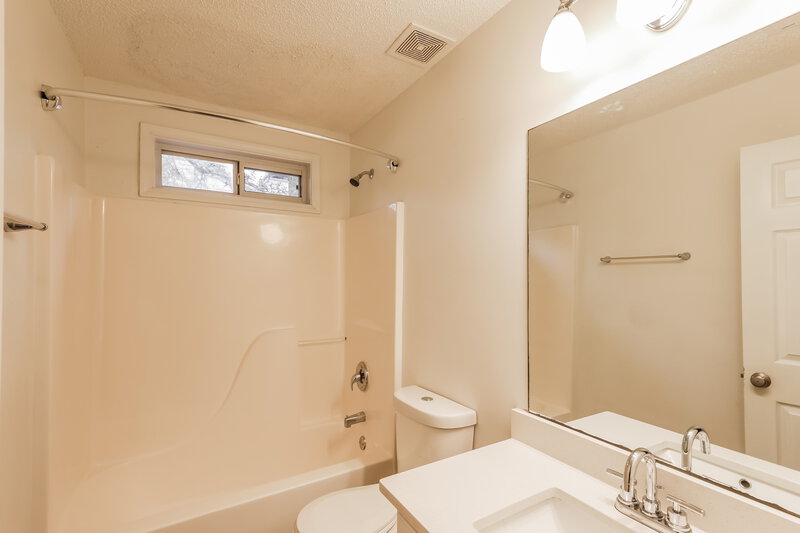 1,830/Mo, 173 Revolutionary Dr Hampton, GA 30228 Bathroom View