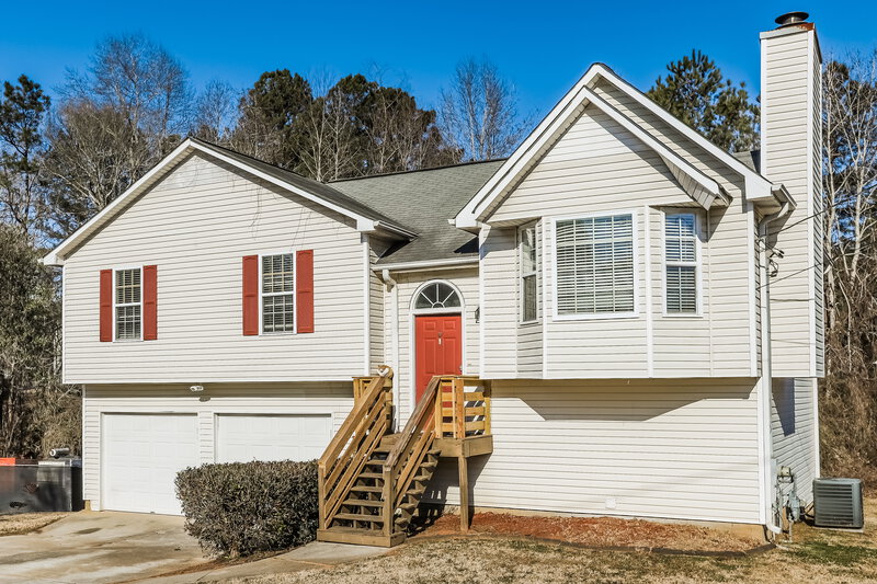 0/Mo, 425 Remington Court Villa Rica, GA 30180 Front View