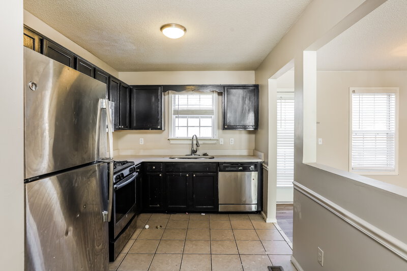 0/Mo, 425 Remington Court Villa Rica, GA 30180 Kitchen View
