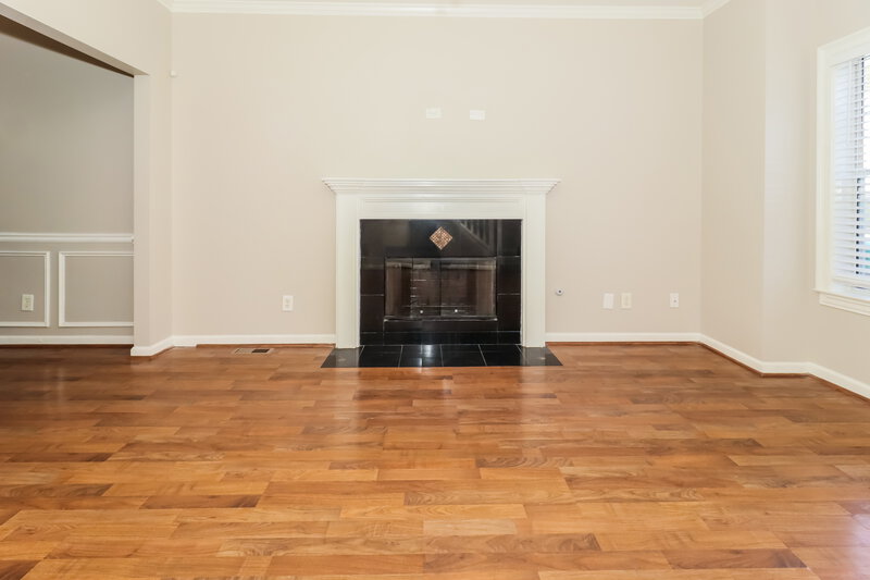 1,950/Mo, 540 Hillcrest Cross Rd Canton, GA 30115 Living Room View 2