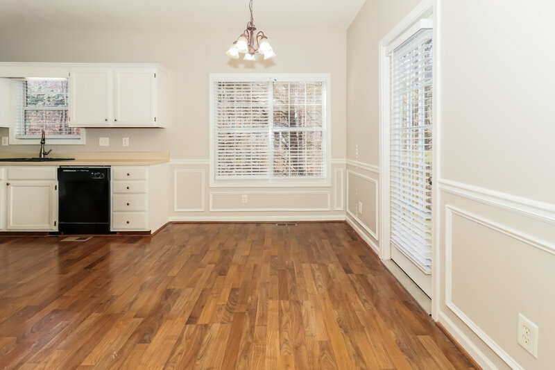 1,950/Mo, 540 Hillcrest Cross Rd Canton, GA 30115 Dining Room View 2