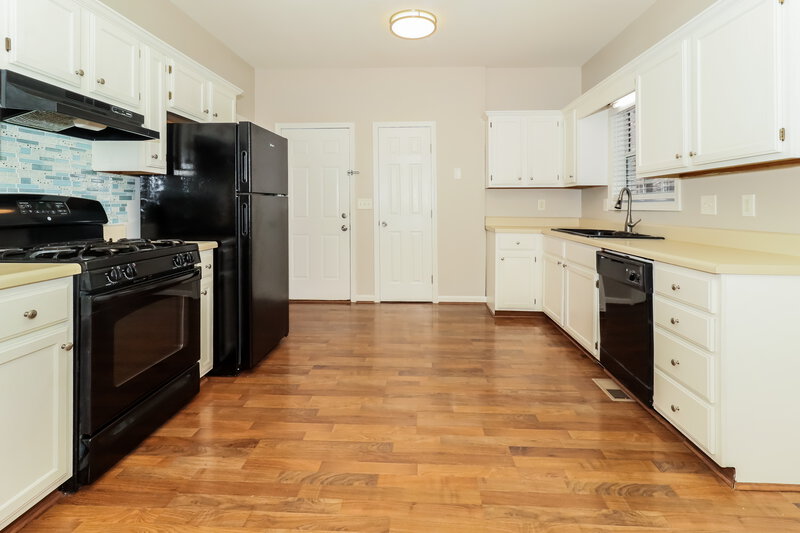 1,950/Mo, 540 Hillcrest Cross Rd Canton, GA 30115 Kitchen View