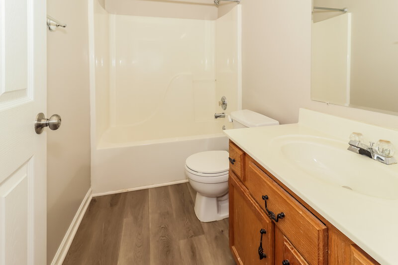 1,950/Mo, 540 Hillcrest Cross Rd Canton, GA 30115 Bathroom View