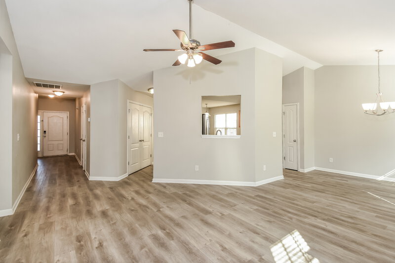 1,775/Mo, 245 Lakeside Point Covington, GA 30016 Living Room View