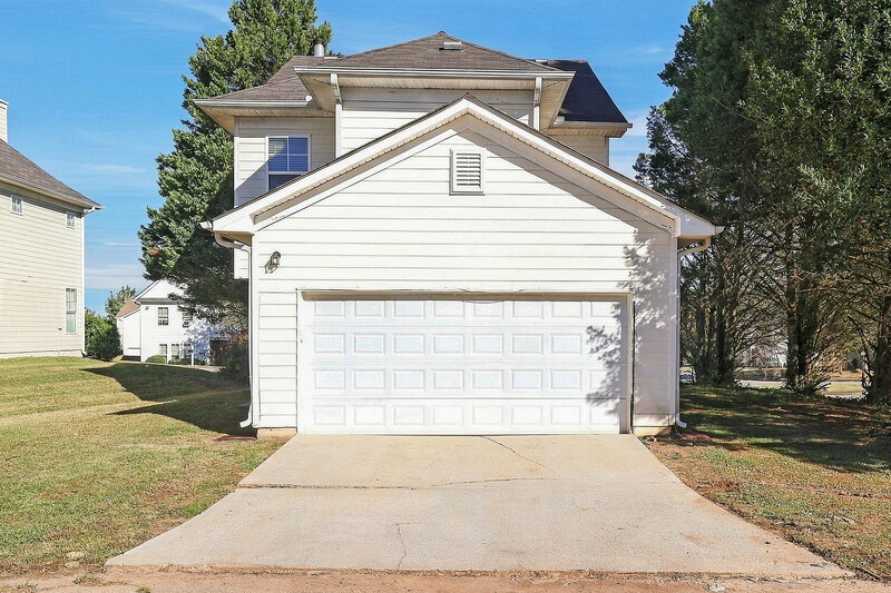 2,000/Mo, 3030 Raven Trace Fairburn, GA 30213 Rear View