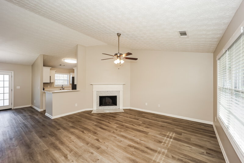 1,595/Mo, 45 Weldon Pl Covington, GA 30016 Living Room View