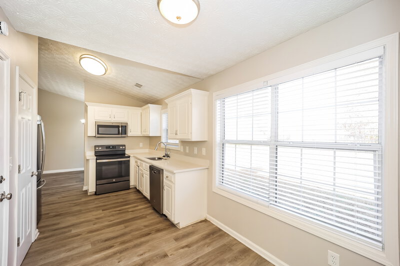 1,595/Mo, 45 Weldon Pl Covington, GA 30016 Kitchen View 2