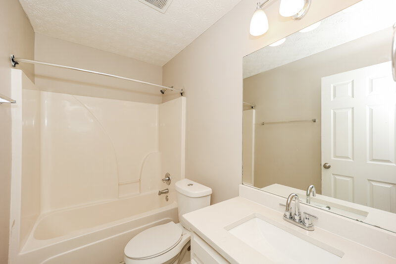 1,595/Mo, 45 Weldon Pl Covington, GA 30016 Bathroom View