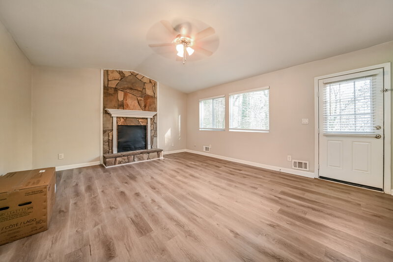 1,790/Mo, 1284 Silver Spur Ct Lithonia, GA 30058 Living Room View