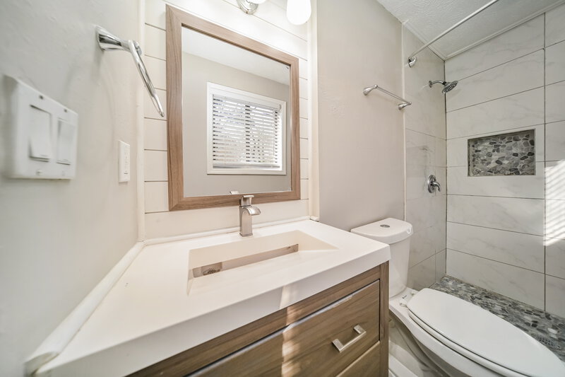 1,790/Mo, 1284 Silver Spur Ct Lithonia, GA 30058 Main Bathroom View