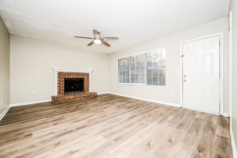 1,945/Mo, 3729 Riverside Pkwy Decatur, GA 30034 Family Room View