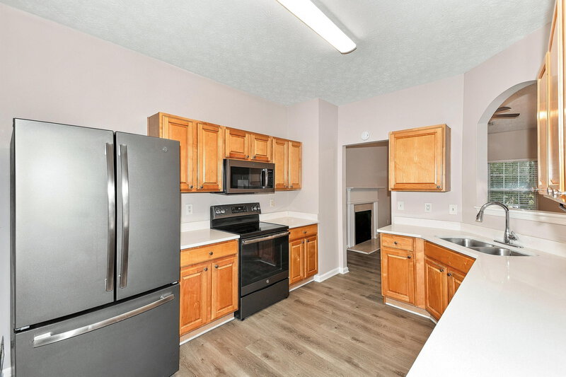 2,030/Mo, 1020 Trotters Farm Rd Fairburn, GA 30213 Kitchen View