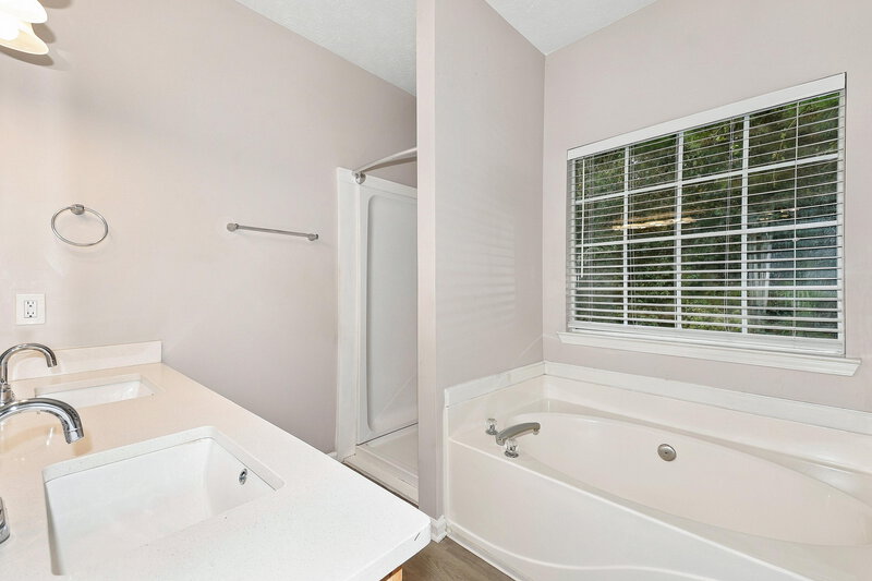 2,030/Mo, 1020 Trotters Farm Rd Fairburn, GA 30213 Primary Bathroom View