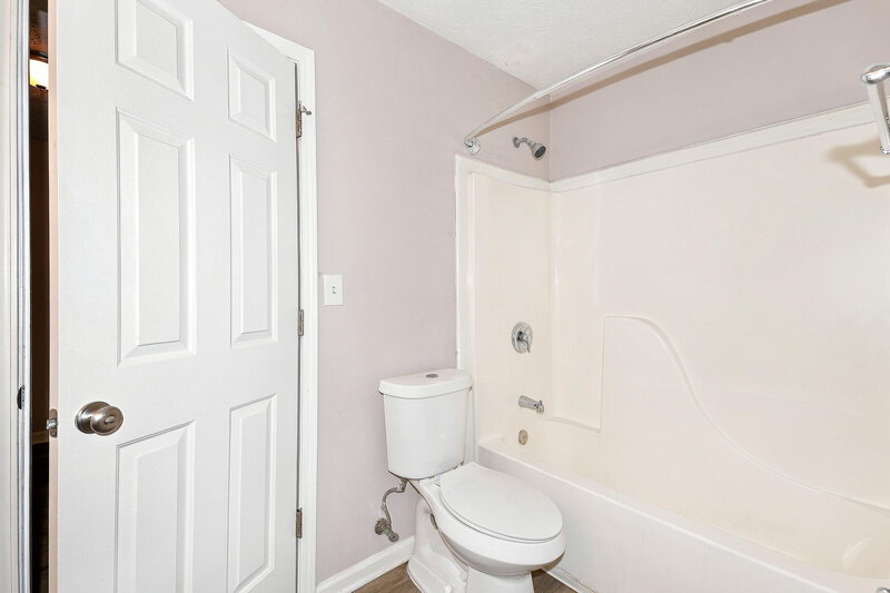 2,030/Mo, 1020 Trotters Farm Rd Fairburn, GA 30213 Bathroom View 2