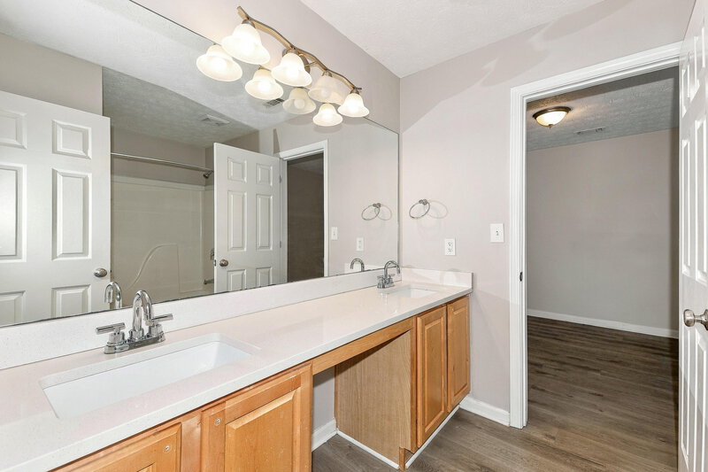 2,030/Mo, 1020 Trotters Farm Rd Fairburn, GA 30213 Bathroom View 3