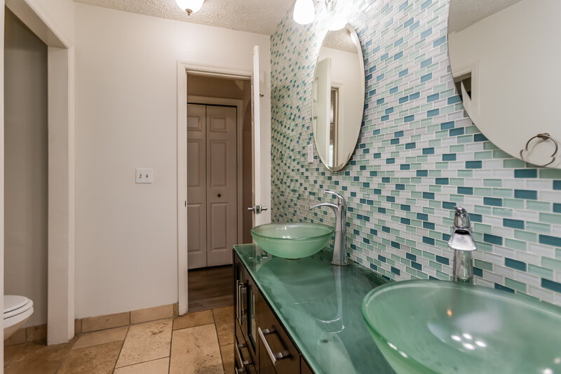 2,295/Mo, 4805 Shallow Farm Dr Kennesaw, GA 30144 Main Bathroom View 2