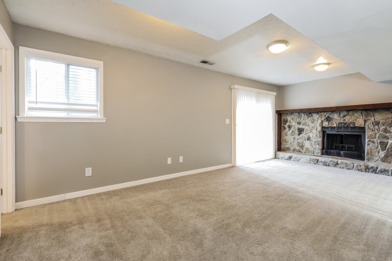 1,990/Mo, 8330 Beechwood Ct Riverdale, GA 30274 Living Room View 2