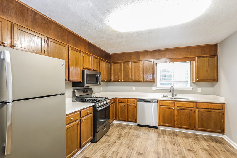 1,990/Mo, 8330 Beechwood Ct Riverdale, GA 30274 Kitchen View