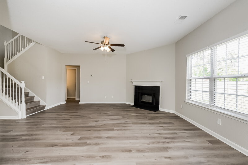 3,080/Mo, 145 Gross Lake Pkwy Covington, GA 30016 Living Room View